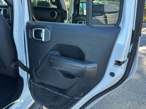 Used 2020 Jeep Gladiator Sport w/ Quick Order Package 24S image 13