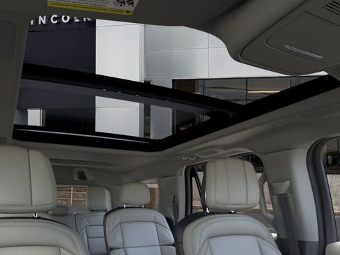 New 2026 Lincoln Navigator Reserve AWD/4WD image 22