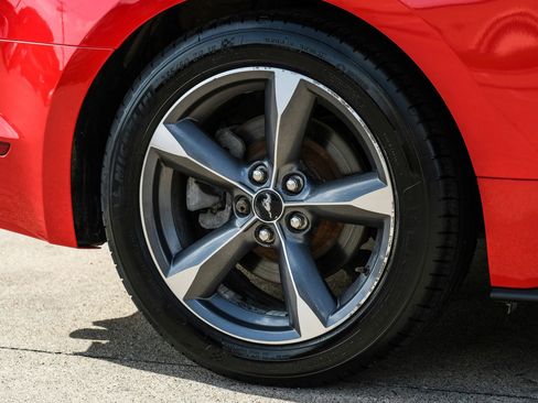 Used 2015 Ford Mustang Coupe w/ Equipment Group 051A RWD image 41
