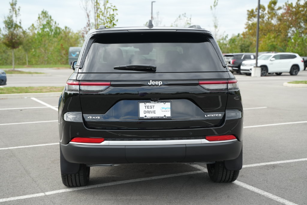 New 2027 Jeep Grand Cherokee Limited w/ MOPAR Finishing Package AWD/4WD image 6