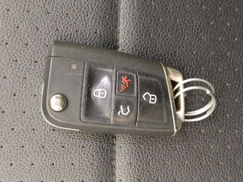 Used 2021 Volkswagen Tiguan SE w/ Panoramic Sunroof Package AWD/4WD image 32