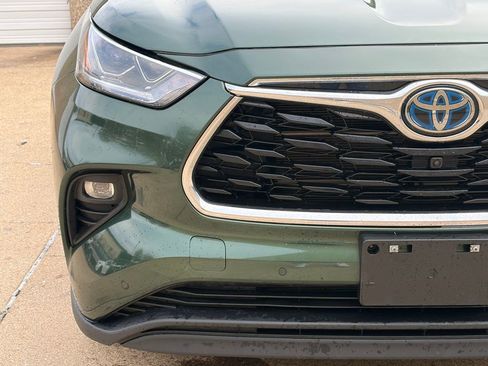 Used 2024 Toyota Highlander Limited image 13