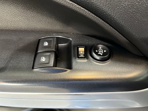 Used 2021 Chevrolet Colorado LT w/ Fleet Safety Package image 25