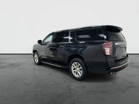 Used 2023 Chevrolet Suburban Premier AWD/4WD image 9