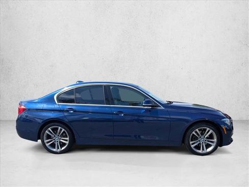 Used 2018 BMW 330i Sedan RWD image 4