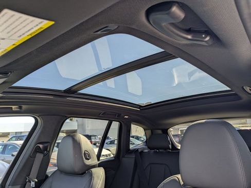 Used 2019 BMW X3 sDrive30i w/ Driving Assistance Package image 15