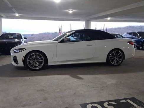 Used 2021 BMW M440i Convertible w/ Premium Package image 2