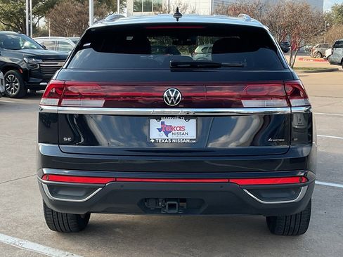 Used 2025 Volkswagen Atlas Cross Sport SE image 6