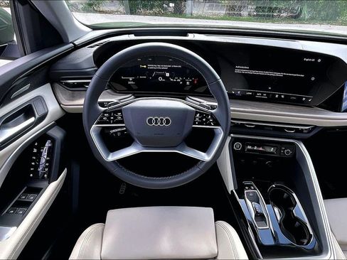 Certified 2025 Audi Q5 Premium Plus image 19