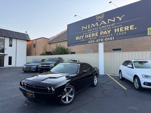 Used 2015 Dodge Challenger SXT w/ Super Sport Group (SS/T) RWD image 30