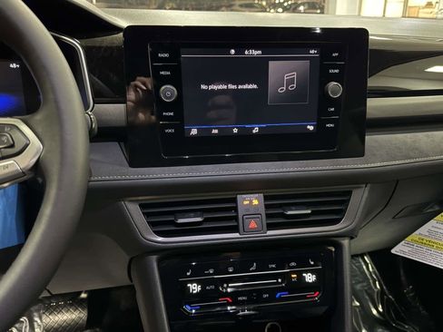 New 2026 Volkswagen Taos SE image 26