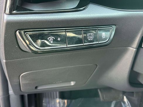 Certified 2025 Kia Niro EX image 18