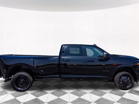 New 2026 RAM 3500 Limited AWD/4WD image 14