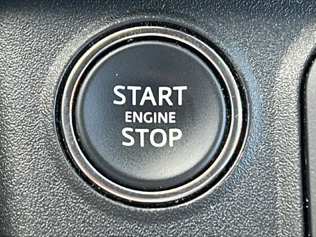 Used 2025 Land Rover Defender 110 S AWD/4WD image 28
