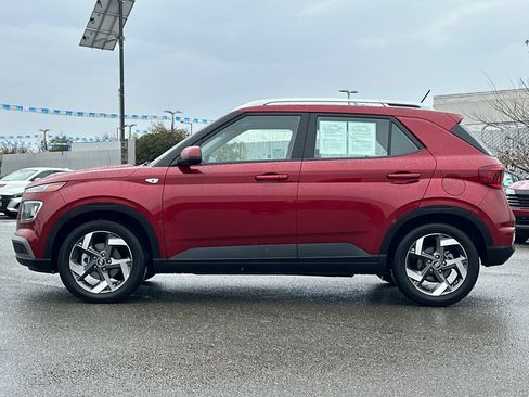 Used 2025 Hyundai Venue SEL image 7