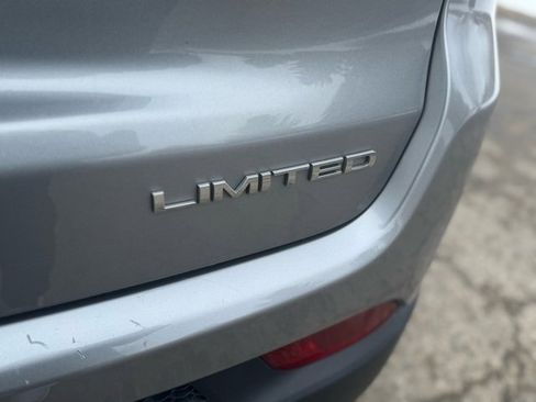 Used 2024 Jeep Compass Limited image 39