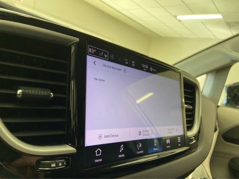 Used 2024 Chrysler Pacifica Touring-L FWD image 30