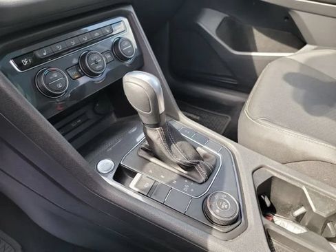 Used 2021 Volkswagen Tiguan SE w/ Panoramic Sunroof Package AWD/4WD image 21