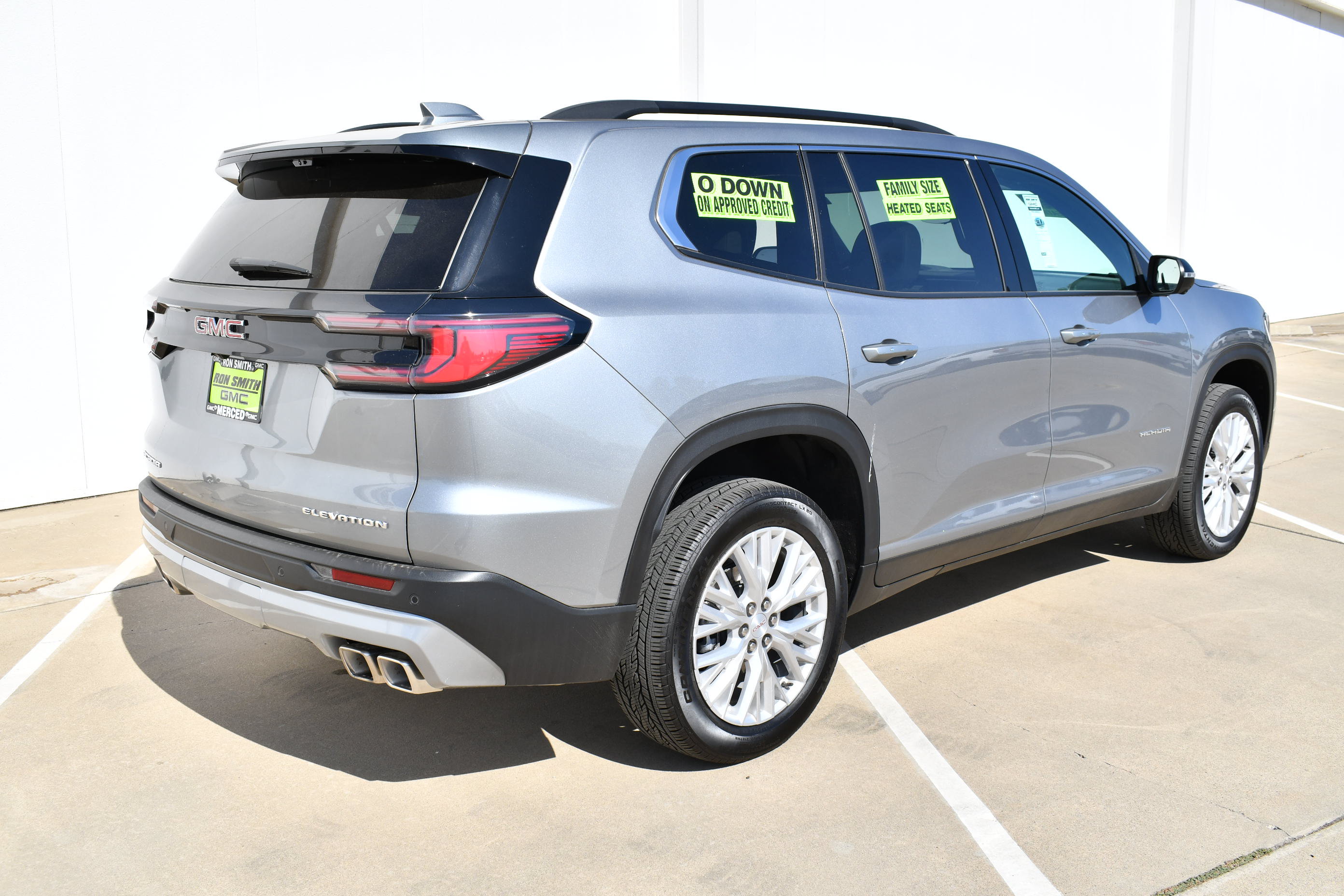 Used 2026 GMC Acadia Elevation w/ Elevation Premium Package FWD image 5
