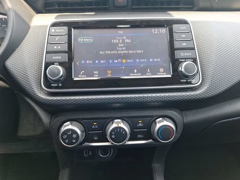 Used 2021 Nissan Kicks S FWD image 12