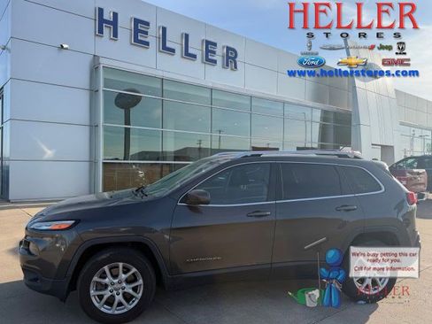 Used 2015 Jeep Cherokee Latitude image 1