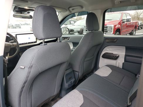 Certified 2025 Ford Maverick XLT image 10