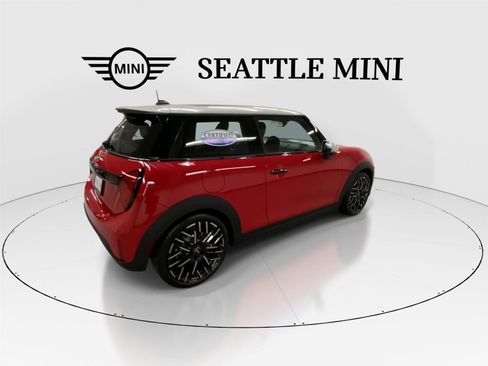 Certified 2025 MINI Cooper S image 11