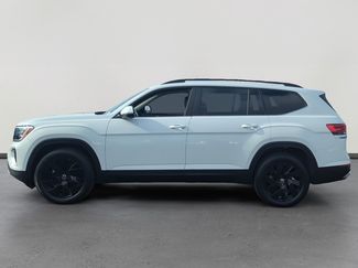 Certified 2025 Volkswagen Atlas SE video 2