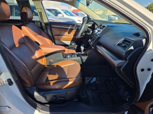 Used 2018 Subaru Outback 2.5i Touring image 10