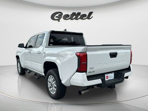 Used 2024 Toyota Tacoma SR5 AWD/4WD image 7
