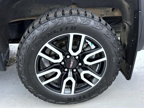 Used 2023 GMC Sierra 1500 AT4 w/ AT4 Premium Package AWD/4WD image 23