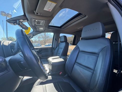 Used 2022 GMC Sierra 2500 Denali w/ Denali Black Diamond Edition image 17