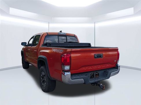 Used 2016 Toyota Tacoma TRD Off-Road w/ Towing Package AWD/4WD image 4