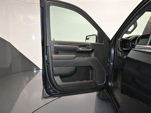 Used 2025 GMC Sierra 1500 SLT AWD/4WD image 10
