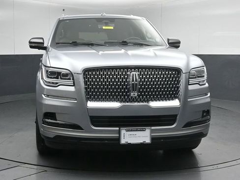 Certified 2023 Lincoln Navigator Reserve AWD/4WD image 2