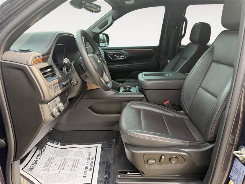 Used 2023 Chevrolet Suburban High Country w/ Premium Package 2 AWD/4WD image 10