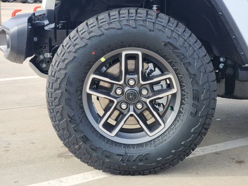 New 2026 Jeep Gladiator Mojave AWD/4WD image 9