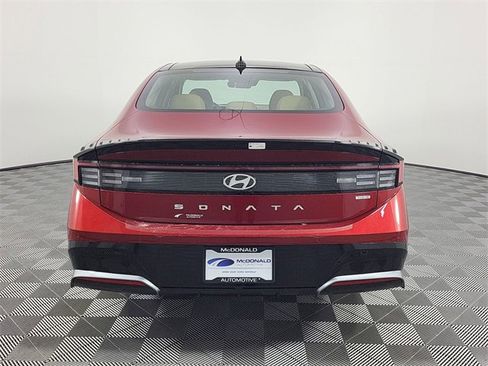 Used 2025 Hyundai Sonata Limited image 22