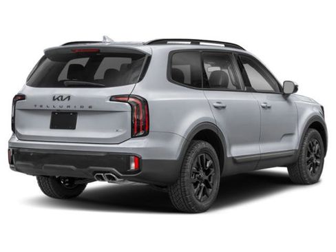 Used 2025 Kia Telluride AWD image 3