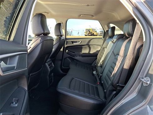 Used 2024 Ford Edge SEL image 10