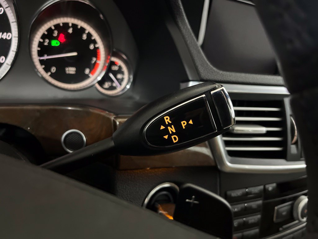 Used 2010 Mercedes-Benz E 350 Sedan image 59