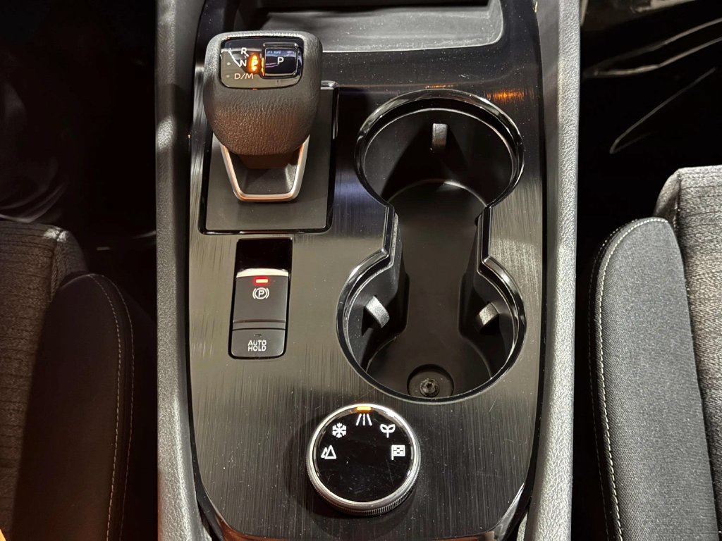 Used 2023 Nissan Rogue SV AWD/4WD image 17