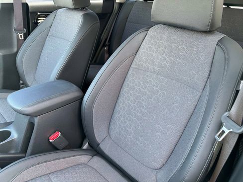 New 2026 Kia Seltos S FWD image 17