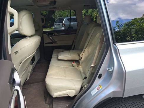 Used 2012 Lexus GX 460 w/ Comfort Plus Pkg AWD/4WD image 12