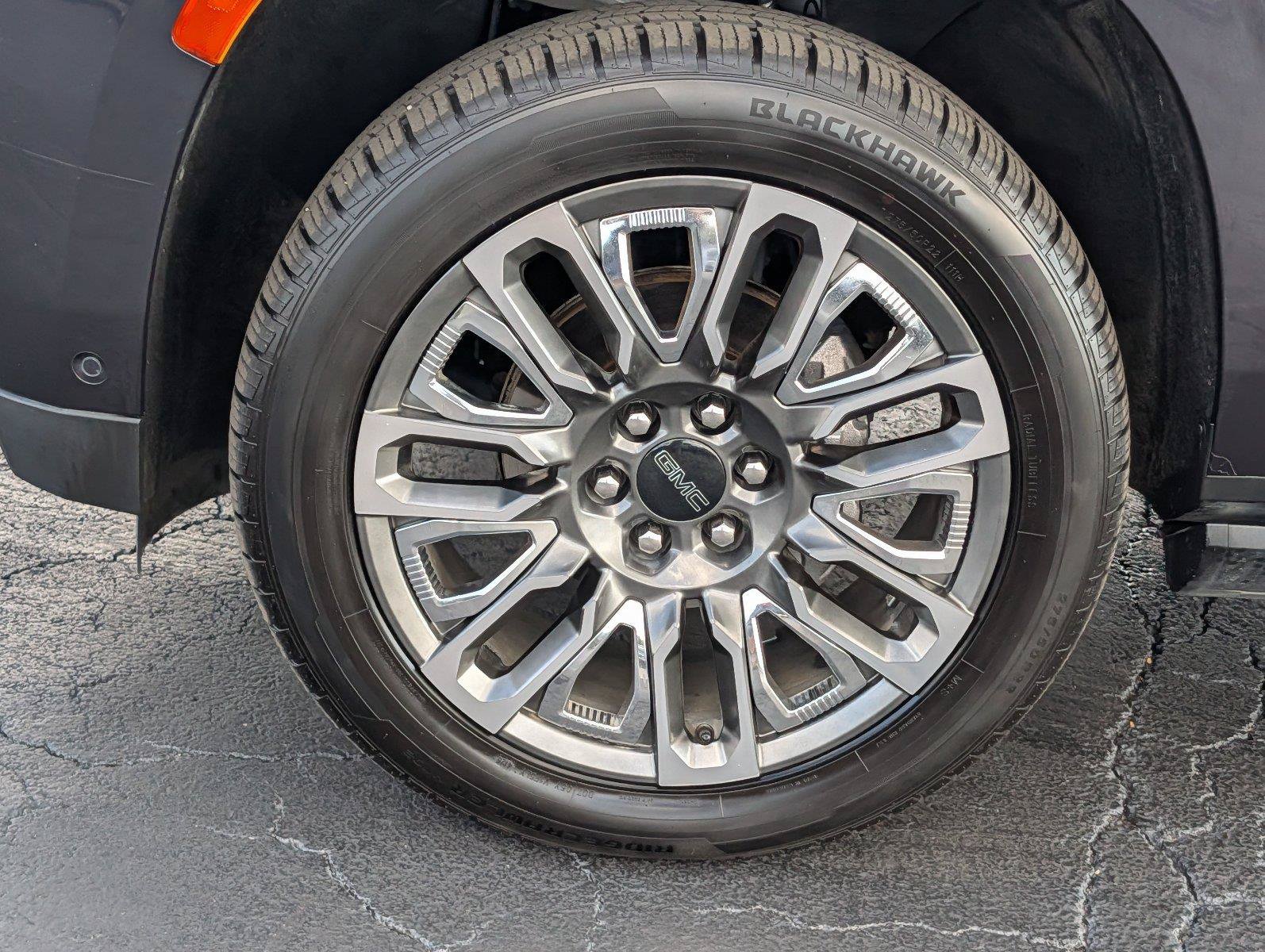 Certified 2023 GMC Yukon XL Denali Ultimate AWD/4WD image 9