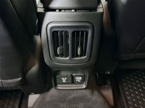 Used 2018 Jeep Compass Trailhawk w/ Cold Weather Group AWD/4WD image 27