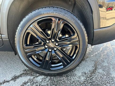 Used 2024 GMC Acadia Elevation w/ Black Edition image 13