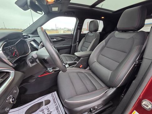 Used 2023 Chevrolet TrailBlazer RS w/ Sun and Liftgate Package image 13