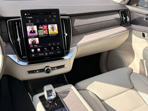 Certified 2026 Volvo XC90 B6 Ultra w/ Protection Package image 25