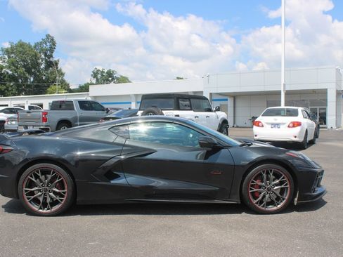 Used 2023 Chevrolet Corvette Stingray Premium Cpe w/ Z51 Performance Package RWD image 11